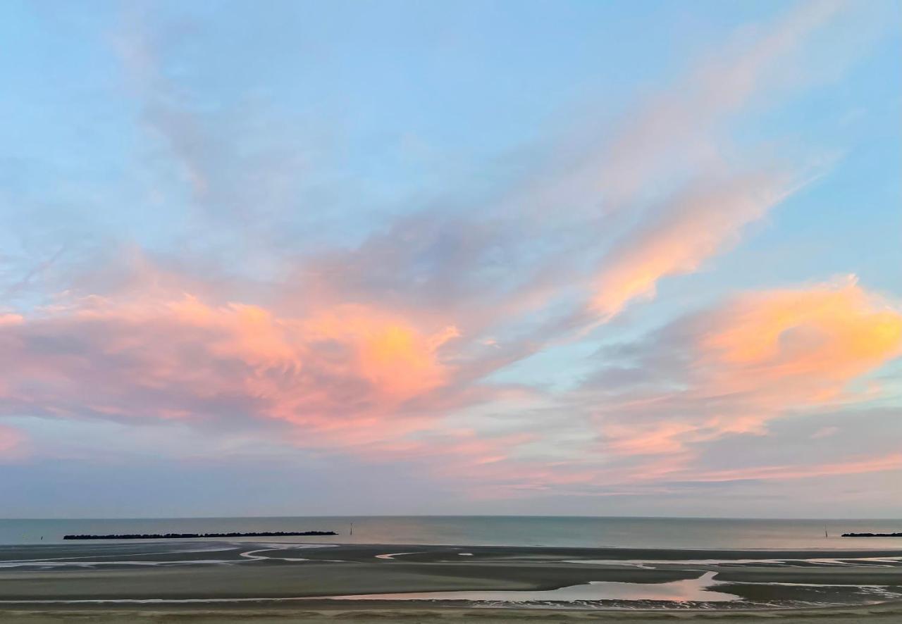 Appartement Sur La Plage De Malo Les Bains Vue Mer ダンケルク エクステリア 写真