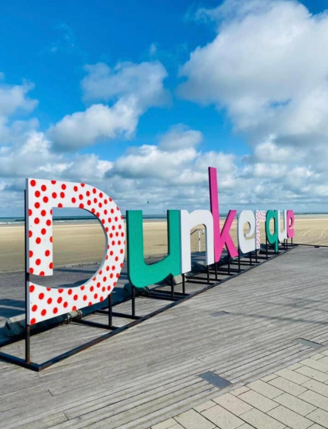 Appartement Sur La Plage De Malo Les Bains Vue Mer ダンケルク エクステリア 写真