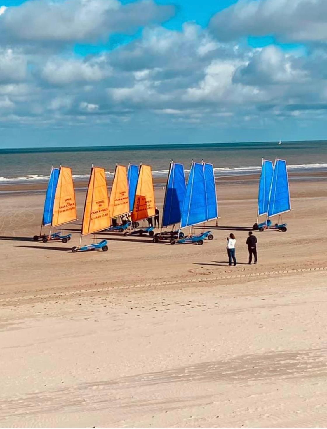 Appartement Sur La Plage De Malo Les Bains Vue Mer ダンケルク エクステリア 写真