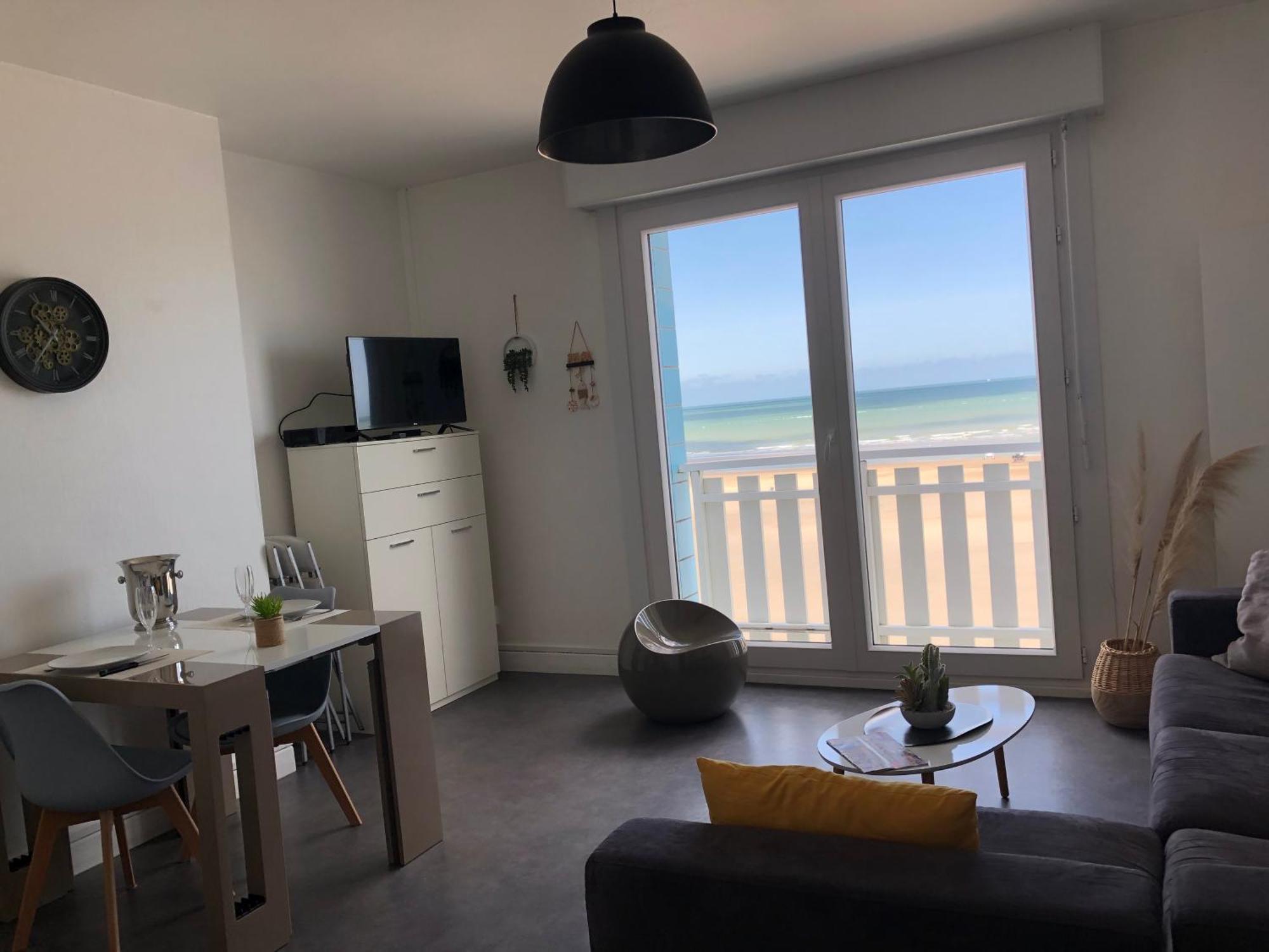 Appartement Sur La Plage De Malo Les Bains Vue Mer ダンケルク エクステリア 写真