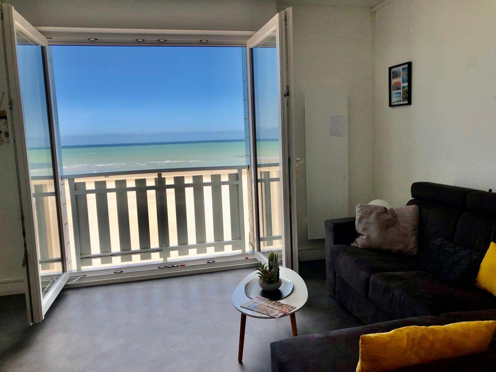 Appartement Sur La Plage De Malo Les Bains Vue Mer ダンケルク エクステリア 写真